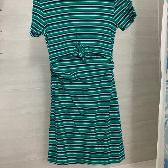 Turquoise T-shirt dress.With slit in the middle. - Picture 2 of 3